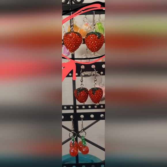 Free Shipping! Rhinestone strawberry earrings. Hand Crafted - Picture 2 of 9